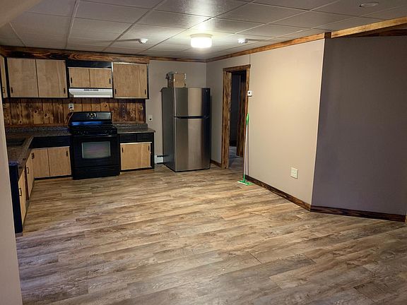 2nd image of 44 John St Floor Basement