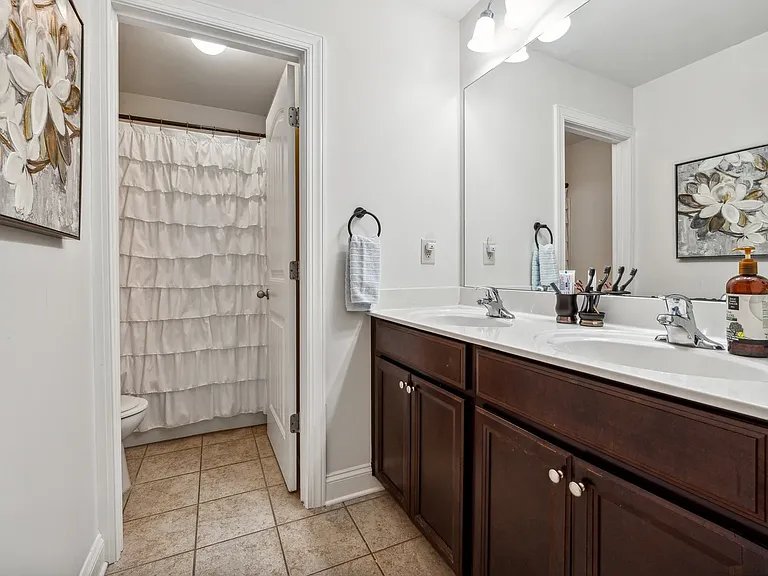 5860 Bluff Heights Dr — Photo 20
