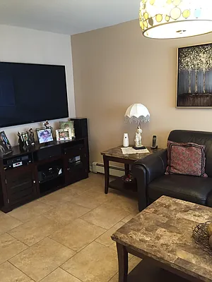 Rented by Metroline Realty | media 28