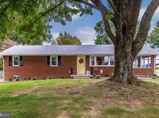 8405 Hawkins Creamery Rd, Gaithersburg, MD 20882