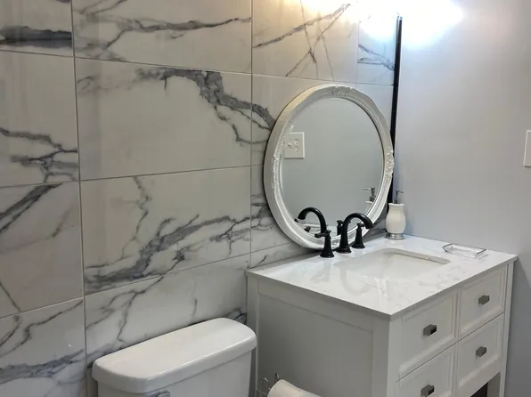 17804 Park Mill Dr, Derwood, MD 20855