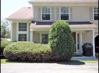 235 Teak Ln, Streamwood, IL 60107