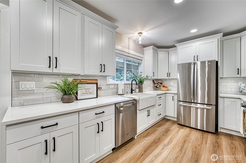 3rd image of 4828 SW Hunter Road