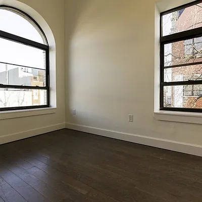 Rented by Nooklyn NYC LLC | media 13