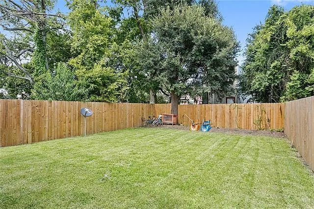 3 bed, 2.0 bath, 1432 sqft, $2,400 — Photo 2