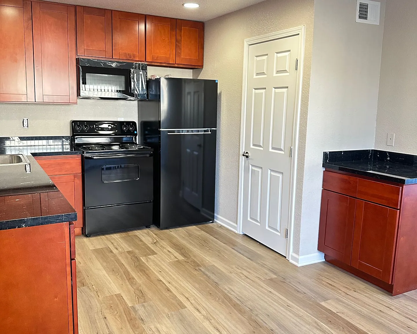 CityPlace Apartments — Photo 1