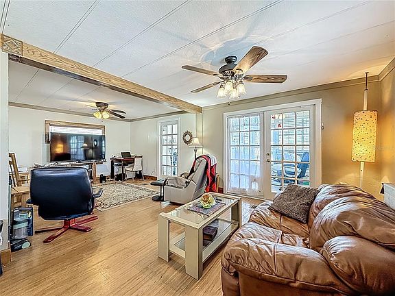 5th image of 272 Northgate Dr
