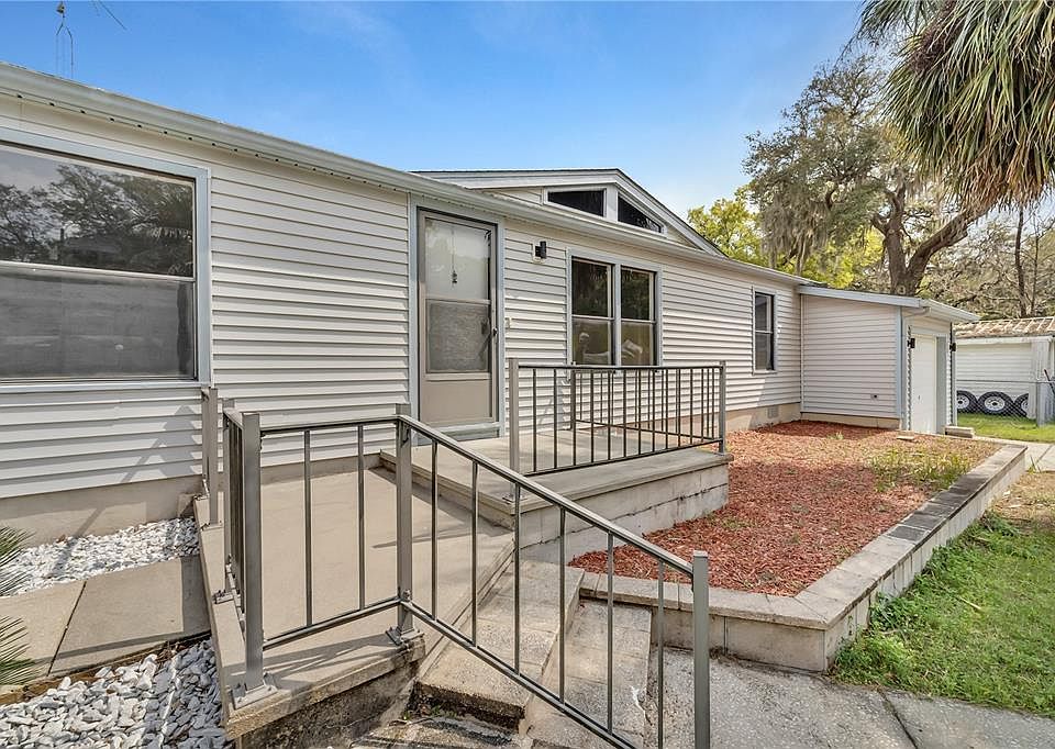 1st image of 16945 SE 100th Ct