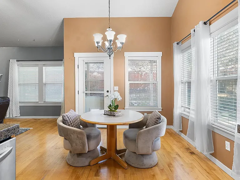 12805 W Berghan St — Photo 15