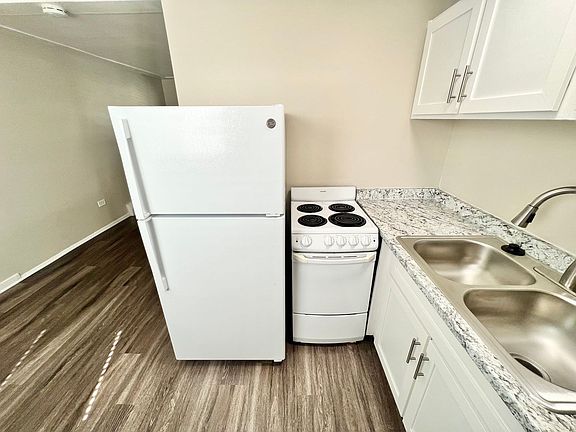 3rd image of 3523 S Cherokee St #9b9722e10