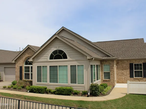 8647 Parkview Oaks Cir, Olive Branch, MS 38654