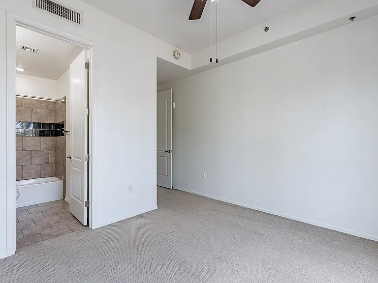 17 W Vernon Ave #11 — Photo 43