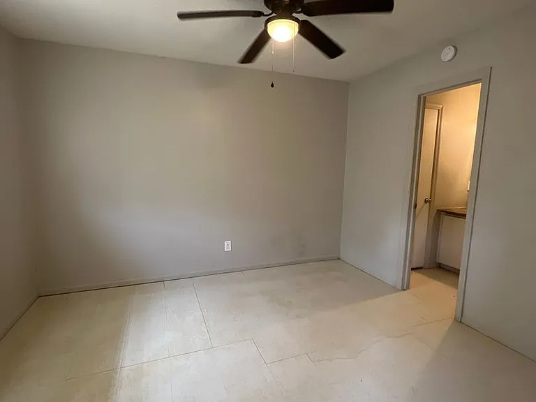 1004 County Road 3771 — Photo 17