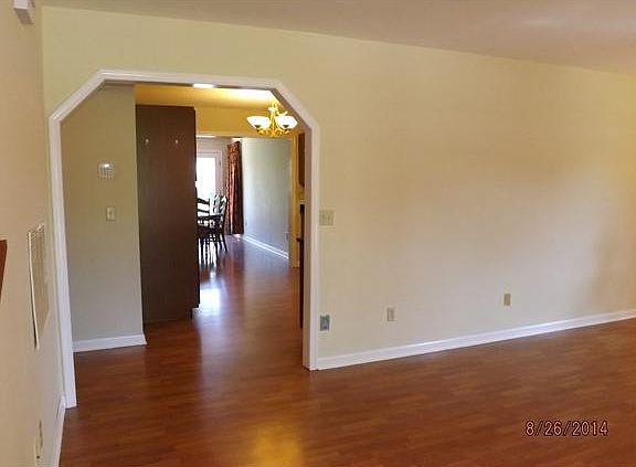 LIVING ROOM, KITCHEN AND DINING ROOM
