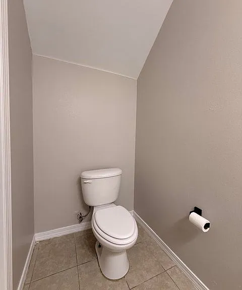 2123 Tom St — Photo 9