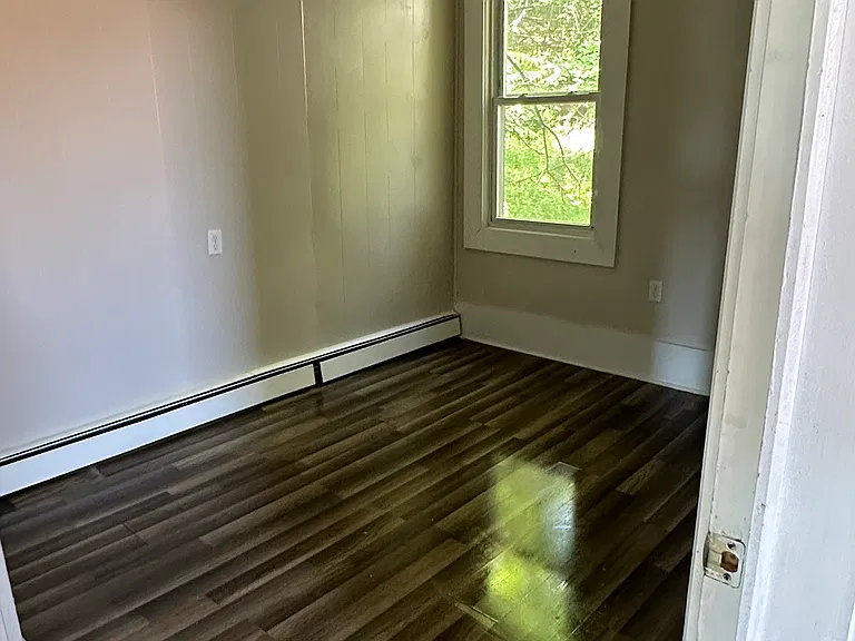 144 N 8th St #1 — Photo 8