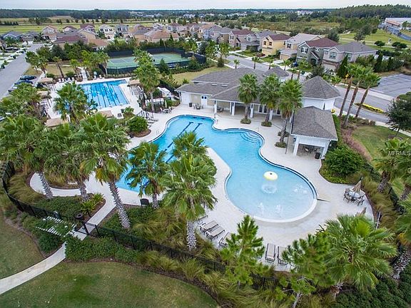 3rd image of 33034 Estate Garden Dr