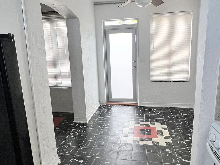 610 Jefferson Ave #6 — Photo 36