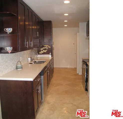 403 N Oakhurst Dr #104 — Photo 8