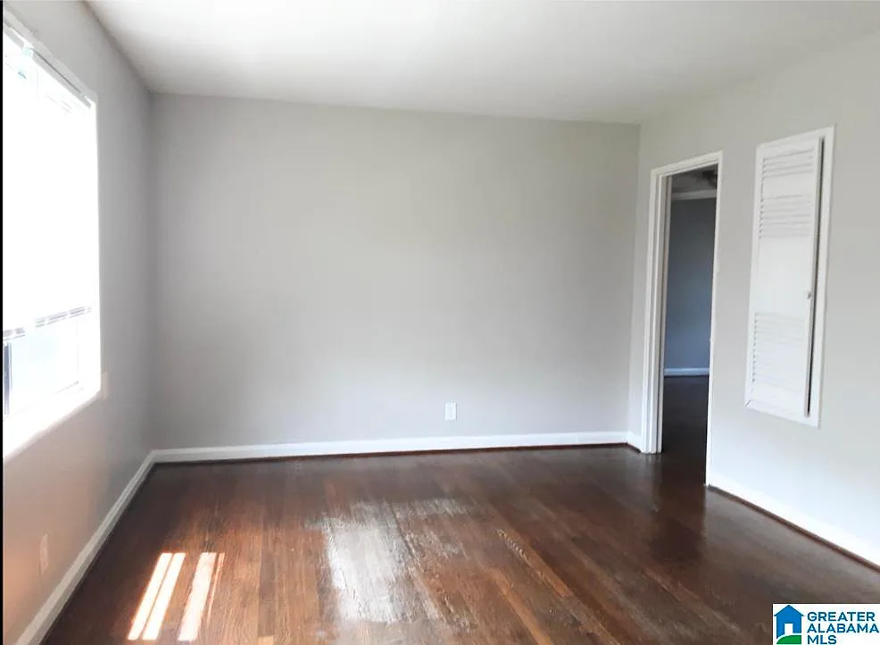 2 bed, 1.0 bath, $749 — Photo 2