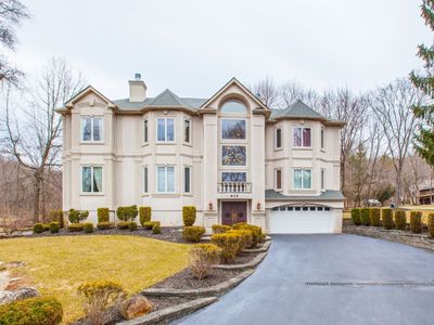 825 Hillside Ave, Franklin Lakes, NJ, 07417