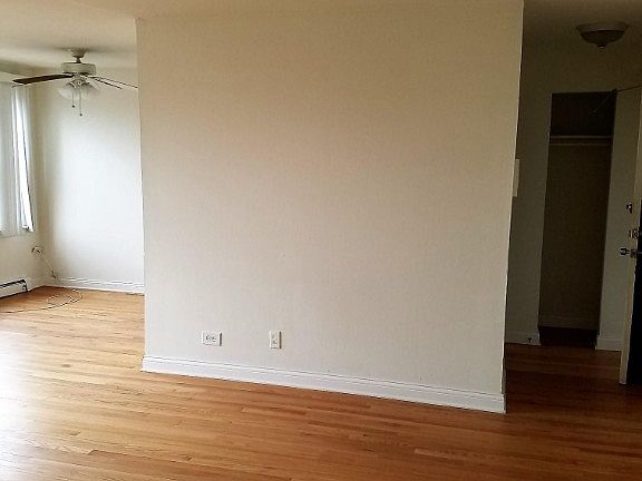 4th image of 3710 N Pine Grove Ave #416