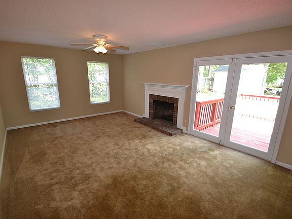 3rd image of 5708 Mollys Pl
