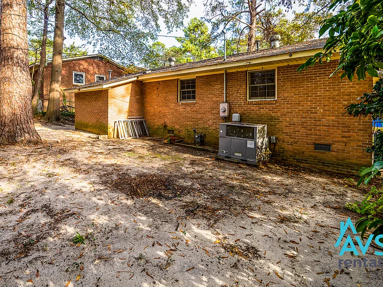 908 Woodale Cir — Photo 19