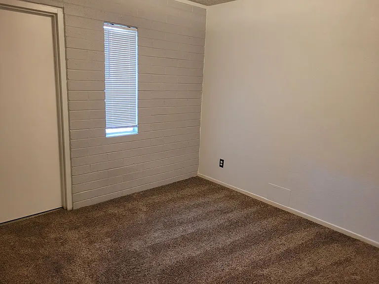 1525 Sierra Vista Dr — Photo 9