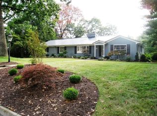 1065 Fairway Dr, Waynesboro, VA 22980