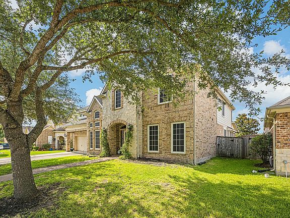 4th image of 9710 Victoria Rose Ln