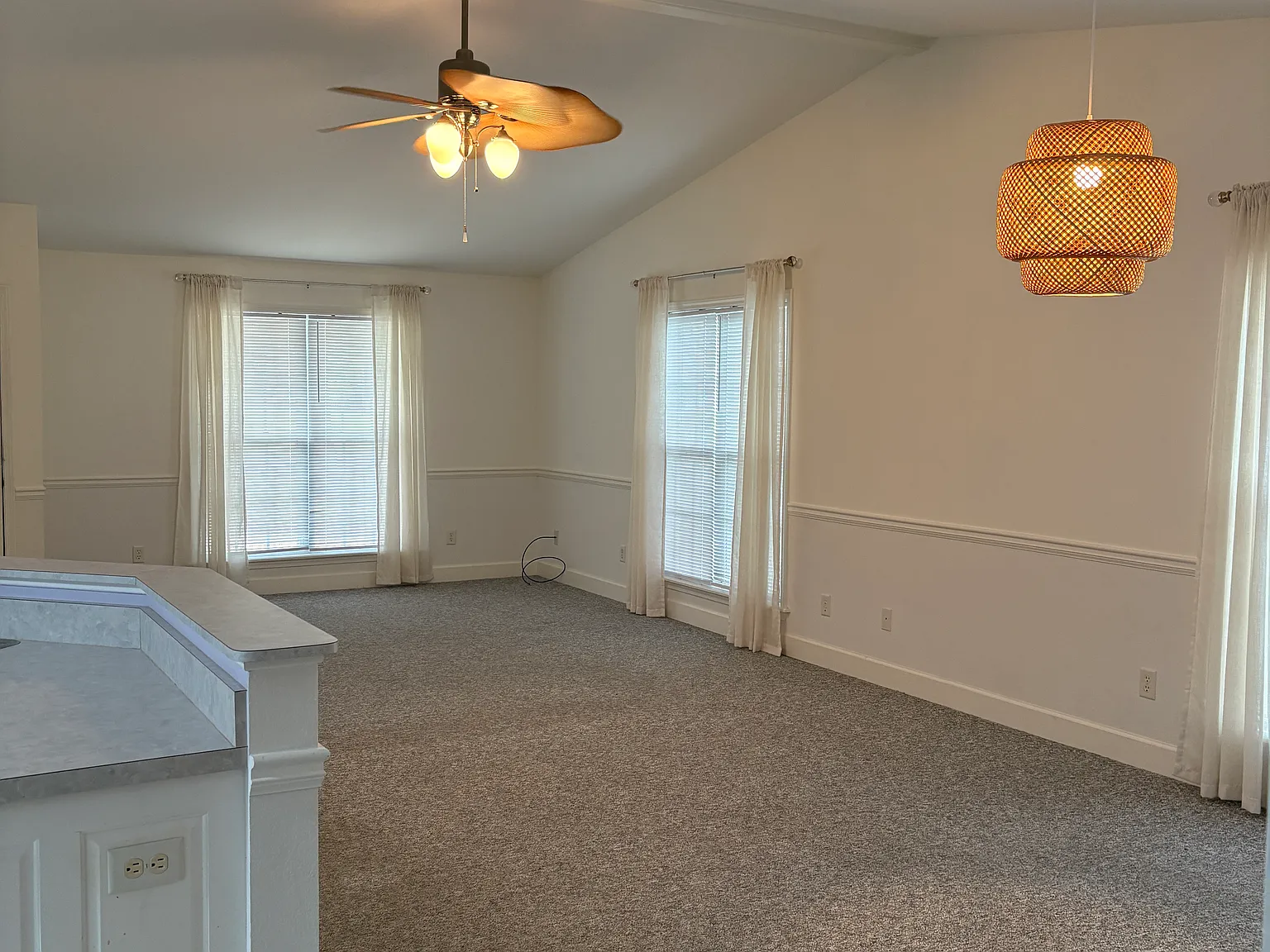 3 bed, 1450 sqft, $1,700 — Photo 2