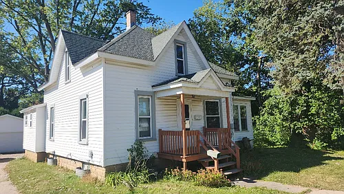 582 Main St Photo 1