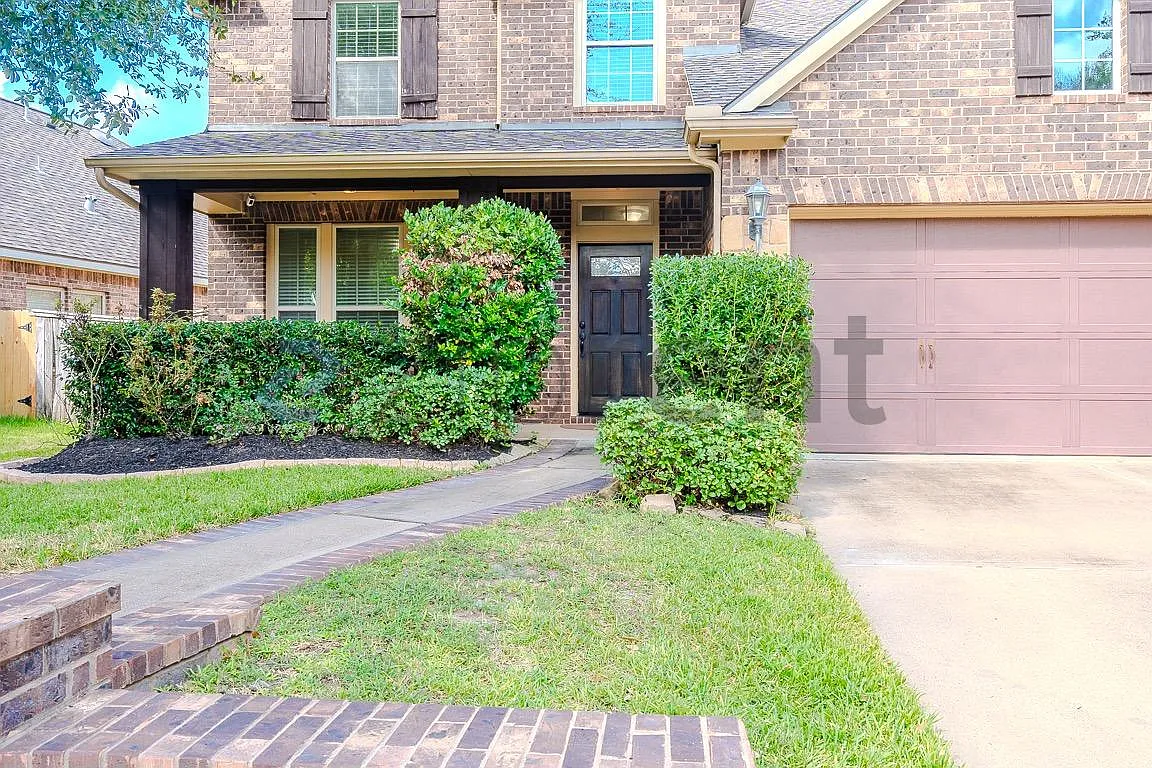 4 bed, 2.5 bath, 2612 sqft, $3,125 — Photo 2