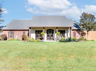 1096 Lawless Tauzin Rd, Breaux Bridge, LA 70517