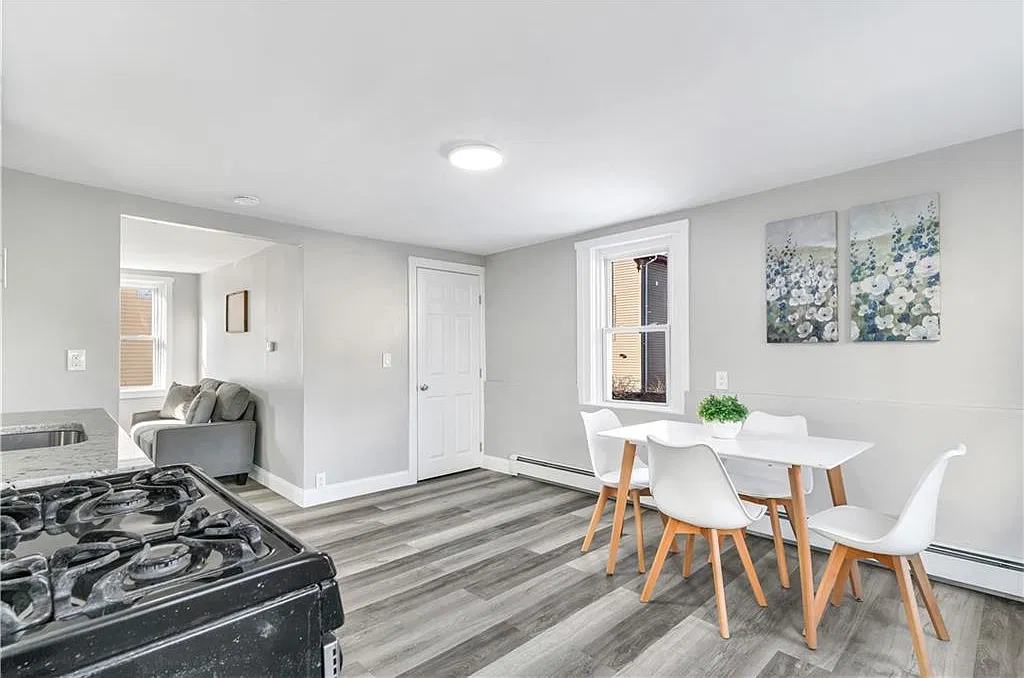 1 bed, 950 sqft, $1,700 — Photo 4