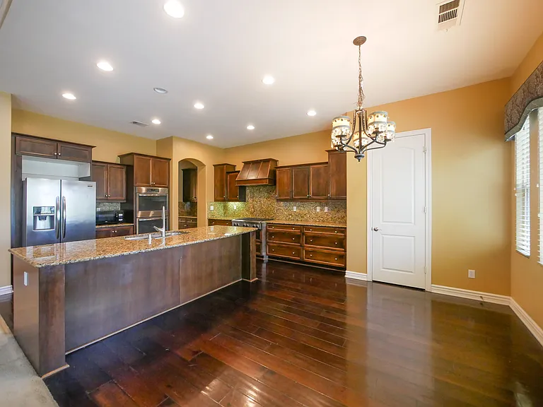 8203 Soft Winds Dr — Photo 9