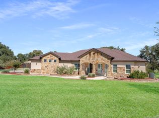 267 Abrego Lake Dr, Floresville, TX 78114