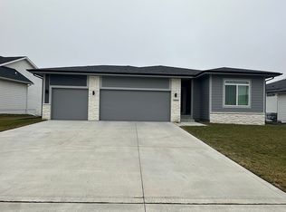 1401 NE Heritage Dr, Grimes, IA 50111