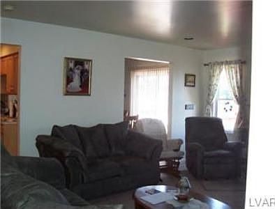 4th image of 204 Stephanie Dr