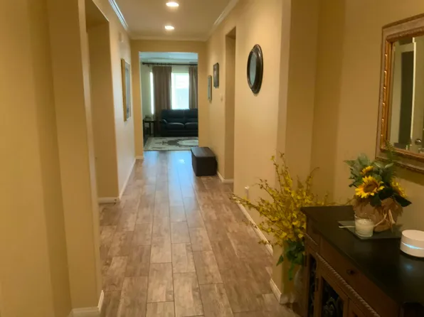 9909 Dutchman Peak Ln, Bakersfield, CA 93311