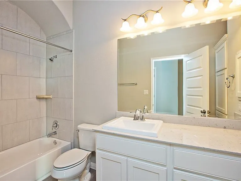 337 Chisholm Trl — Photo 11