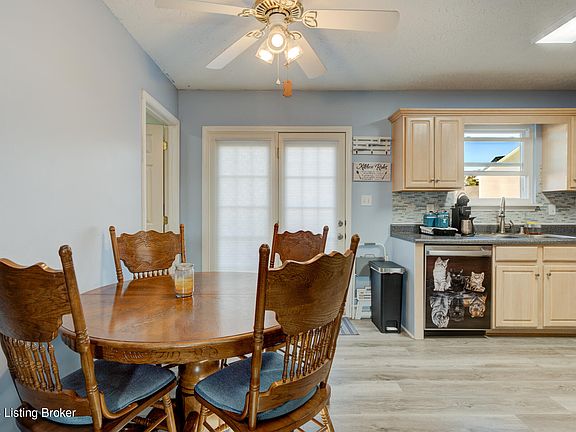 4th image of 256 White Blossom Dr