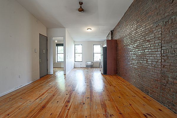 1st image of 423 Wythe Ave #4B