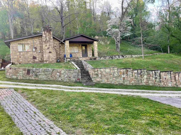 2629 Harvey Rd, Huntington, WV 25704