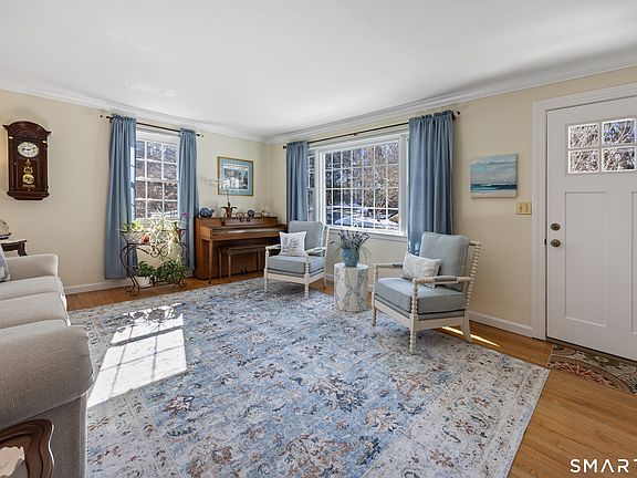 3rd image of 49 Stannard Avenue