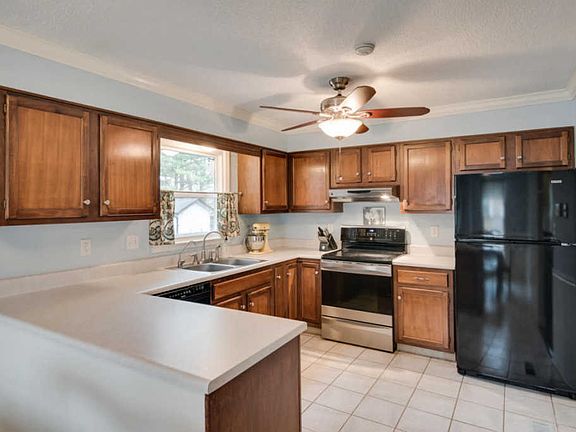 4th image of 5322 Village Garden Dr