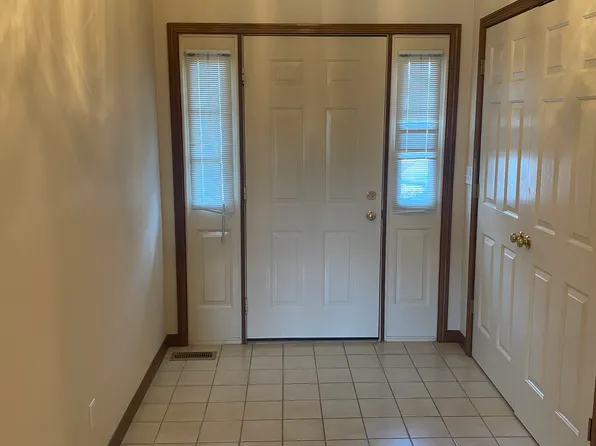 2928 E Buckskin Dr, Vincennes, IN 47591