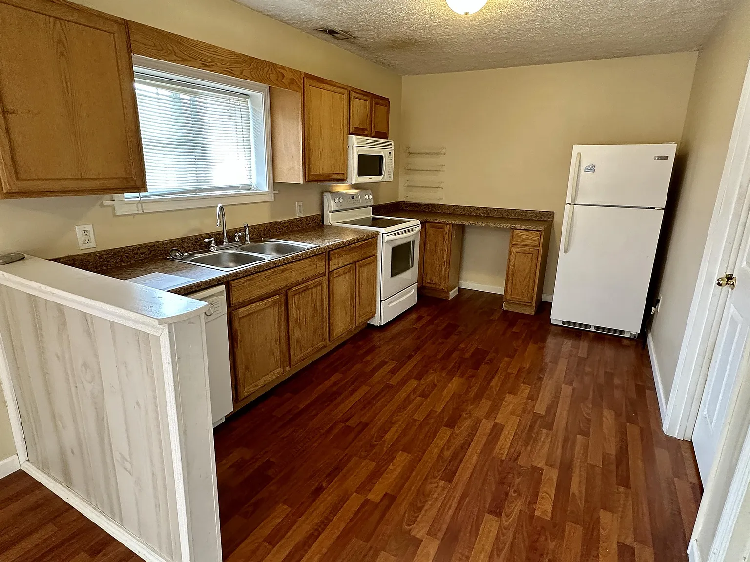 924-926 11th Avenue, Huntington WV 25701 - 3 — Photo 2