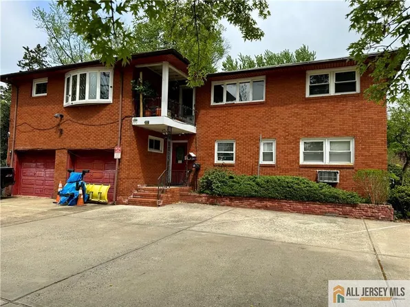 45 Woodedge Ave, Edison, NJ 08817